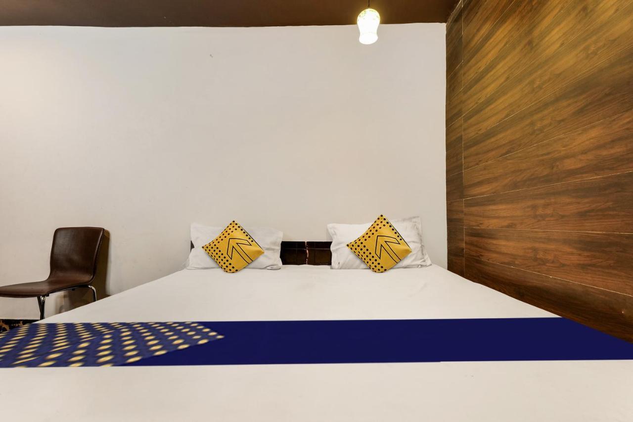 Oyo Flagship 81486 Hotel Mahalaxmi Guesthouse New Delhi Eksteriør billede
