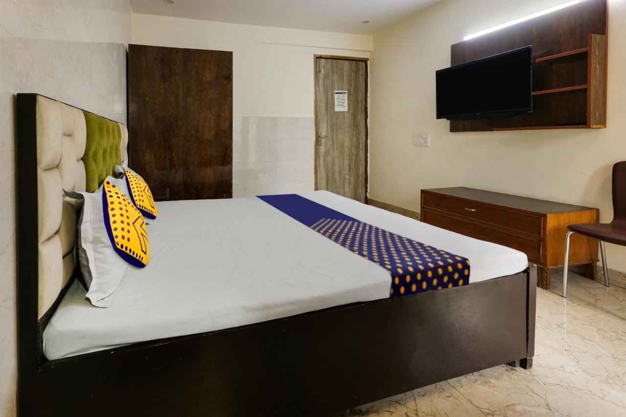 Oyo Flagship 81486 Hotel Mahalaxmi Guesthouse New Delhi Eksteriør billede