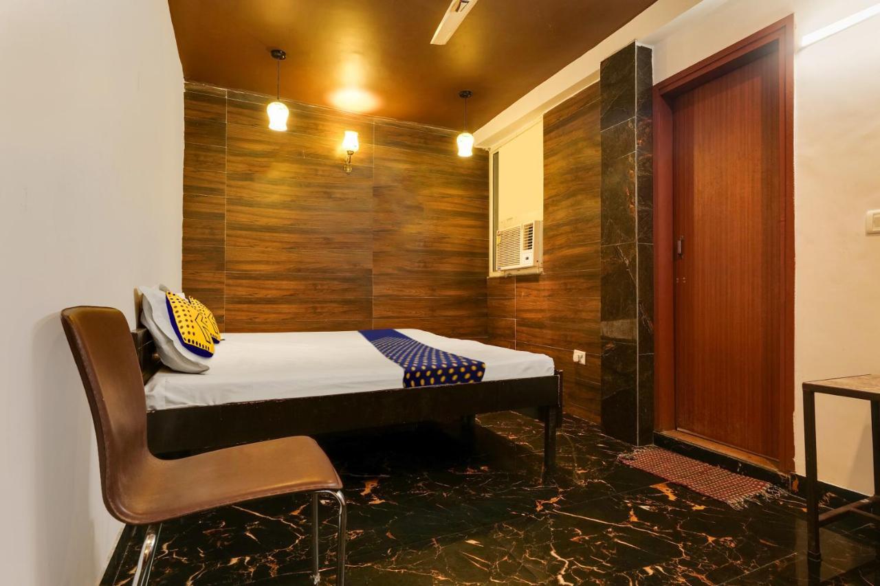 Oyo Flagship 81486 Hotel Mahalaxmi Guesthouse New Delhi Eksteriør billede