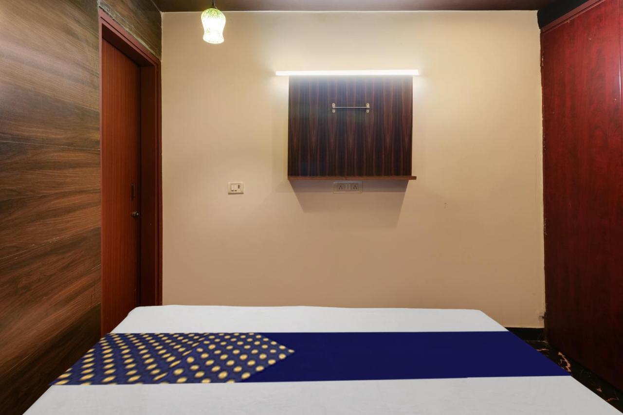 Oyo Flagship 81486 Hotel Mahalaxmi Guesthouse New Delhi Eksteriør billede