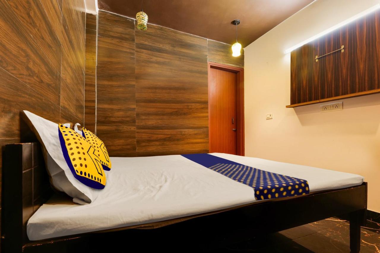 Oyo Flagship 81486 Hotel Mahalaxmi Guesthouse New Delhi Eksteriør billede